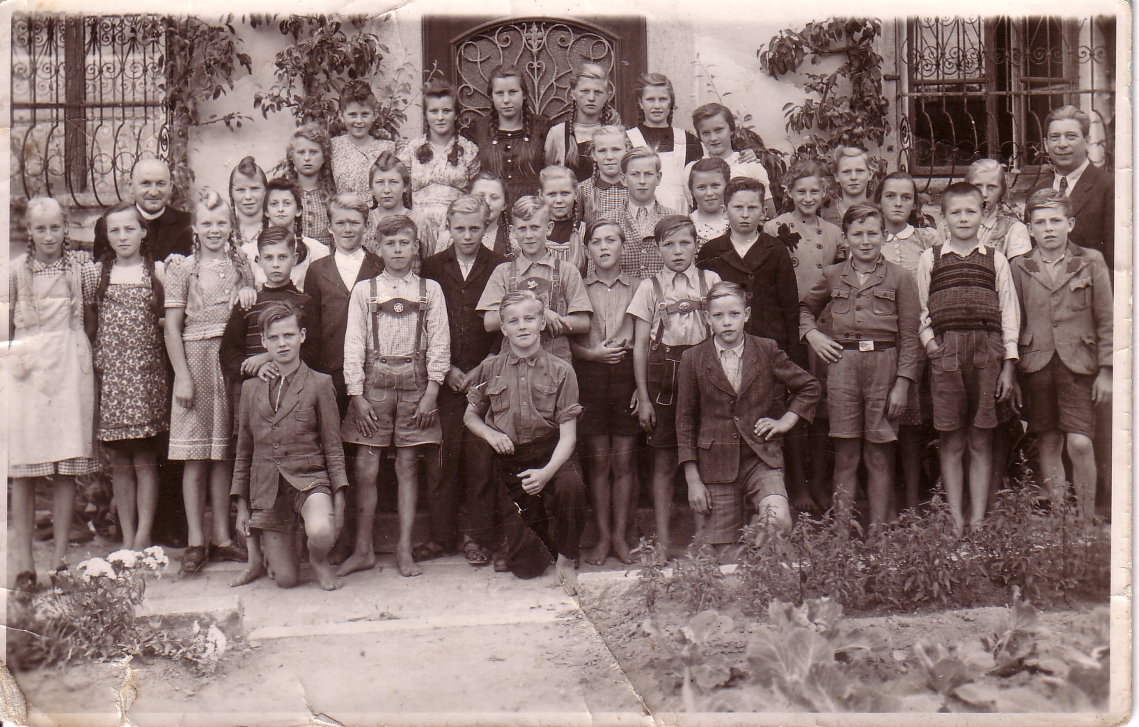 Klassenfoto mit Lehrer Teige ca.1947
Foto StAH