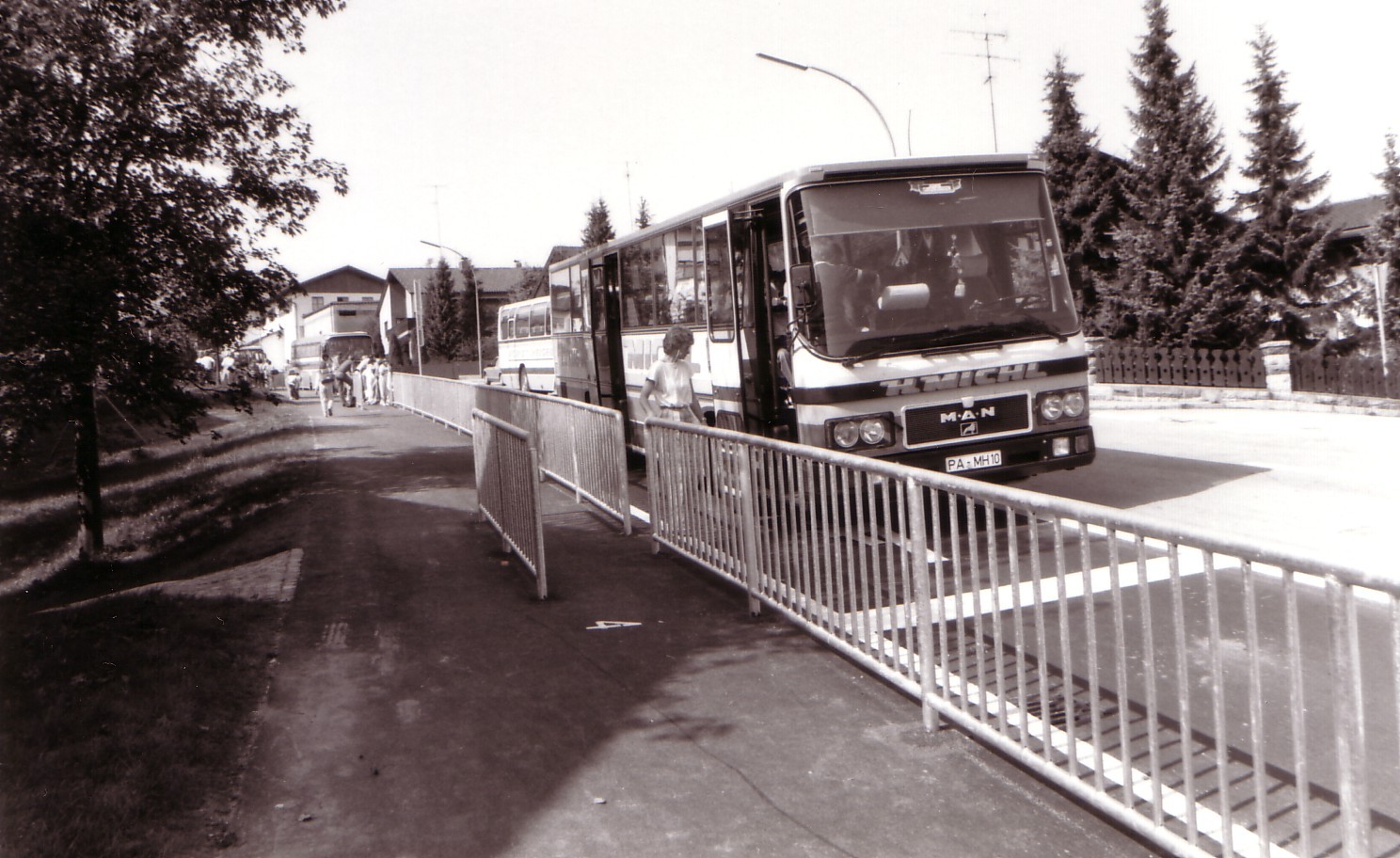 Busbucht 1987, Foto aus Festschrift der Grundschule 1987