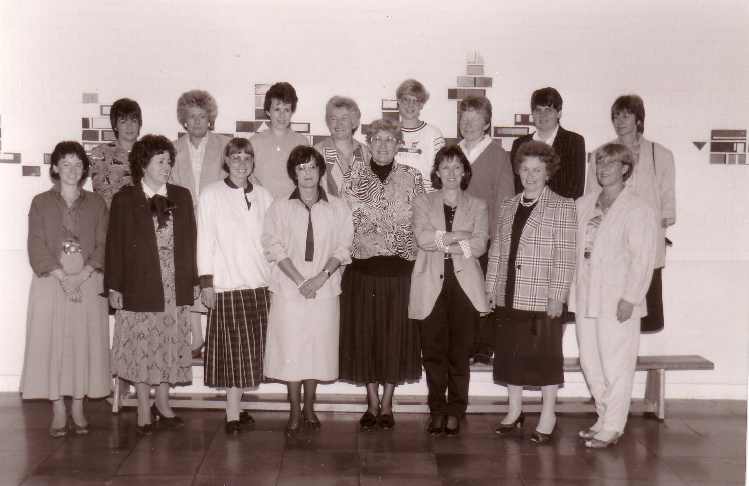 Lehrerkollegium der Grundschule 1987, Foto aus Festschrift der Grundschule 1987